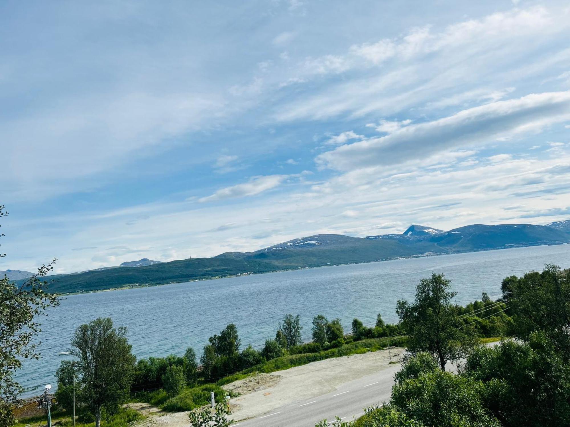 Apartment In Tromso With Sea And Mountain View Εξωτερικό φωτογραφία