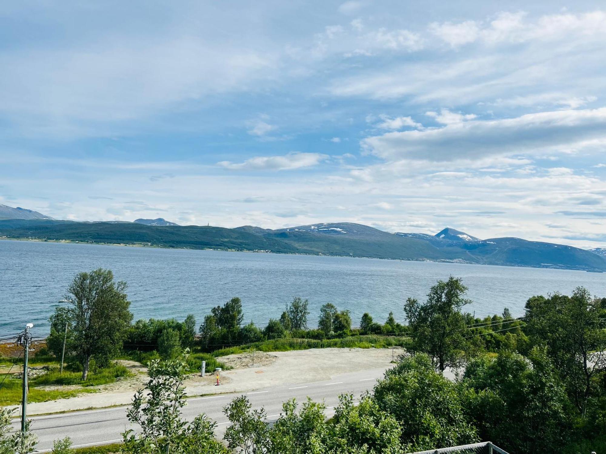 Apartment In Tromso With Sea And Mountain View Εξωτερικό φωτογραφία